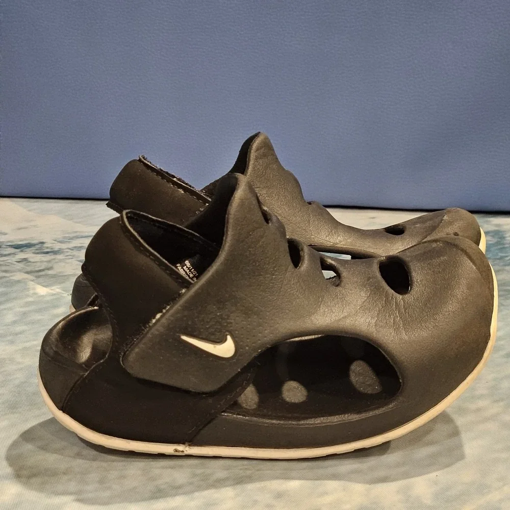 Nike Sunray Protect‎ 3 Toddler Sandals Size 9.5C Black White Hook Loop